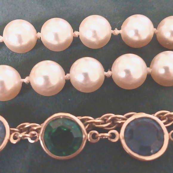 Vintage multi strand pearl and glass necklace. - Picture 2 of 7